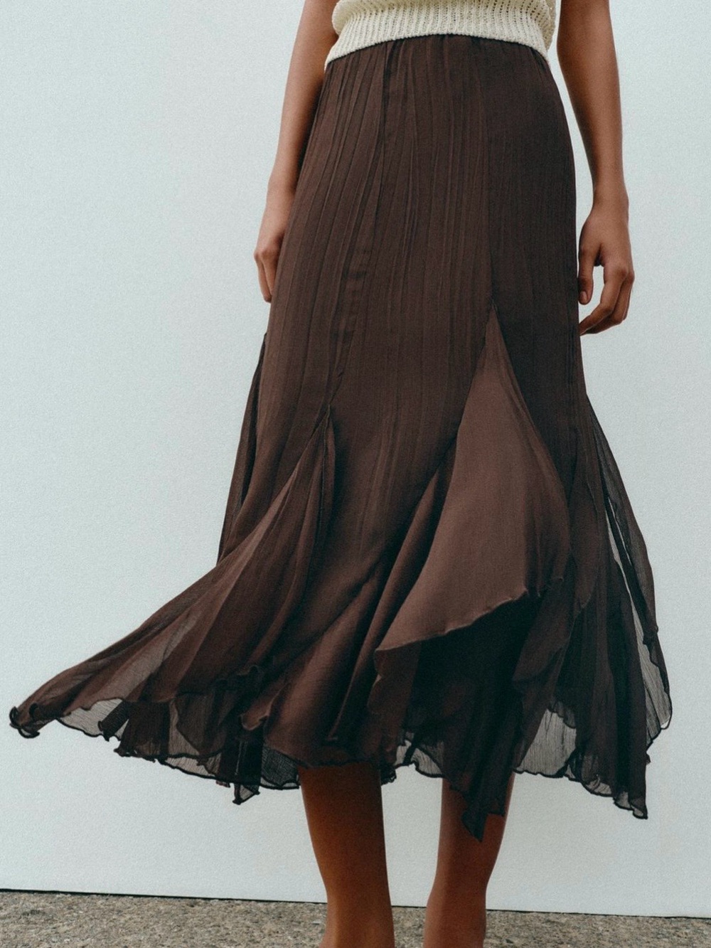 Zara Brown Ruffled Lace Midi Skirt. Size XL. Brand new!